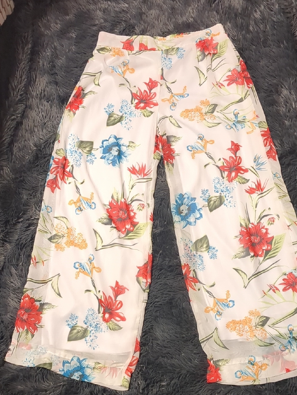 Society Floral Wide-Leg Crop Pants - White with Red & Blue Flowers